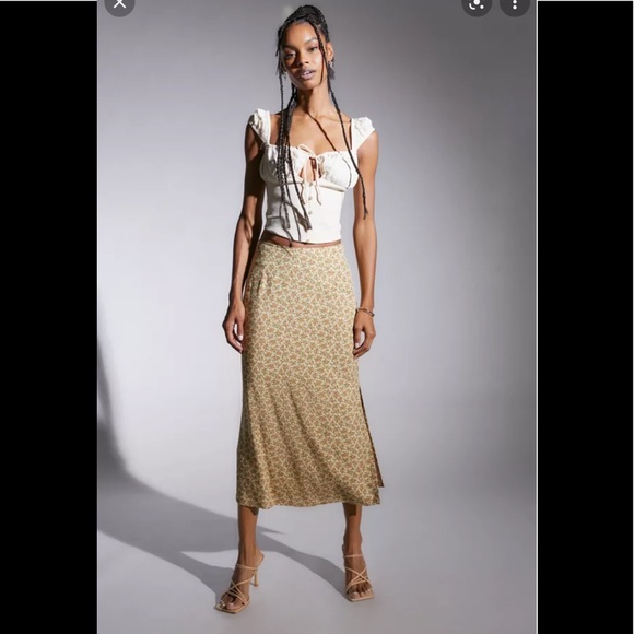 UO Rosalie Smocked Blouse - Picture 1 of 4